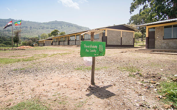Die neue Erari Terara Higher Primary School in Abune Ginde Beret (Foto)